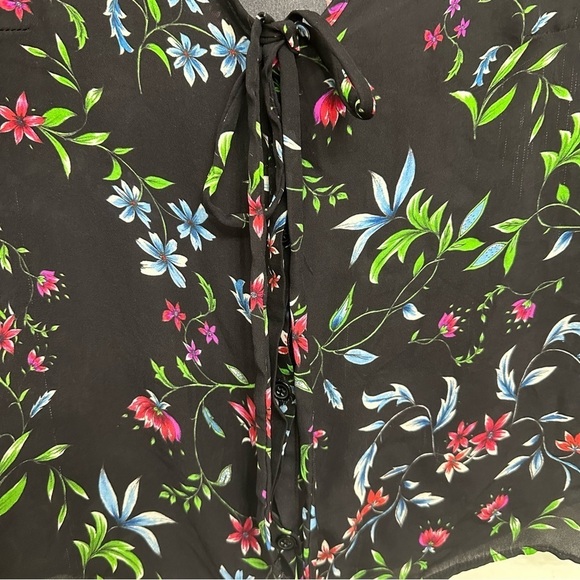 Milly Silk V neckline Top With Wildflower Print Size Medium - Picture 4 of 12